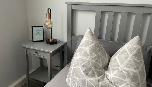 Charming 4-Person Apartment in Hoyerswerda City Center - Foto 5