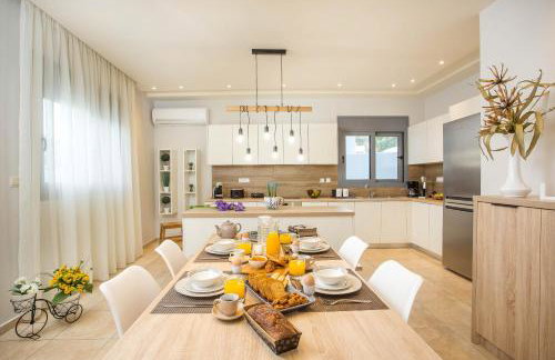 The Sisters Villa - Photo 1