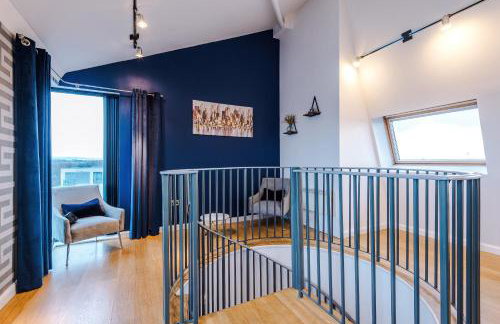 Stylish Penthouse, Free Parking, Pool Table, PS4 - Foto 21