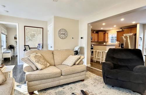 Waterfront Family & Pet Friendly Home with Hot Tub "Sandpiper Shores" - Foto 37