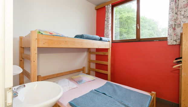 Holiday Home in Deiffelt Near Forest - Photo 5