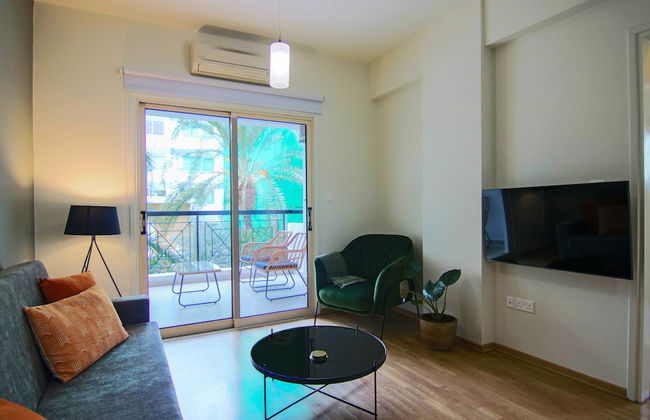 Phaedrus Living: City View Luxury Iras Flat 102 - Photo 13