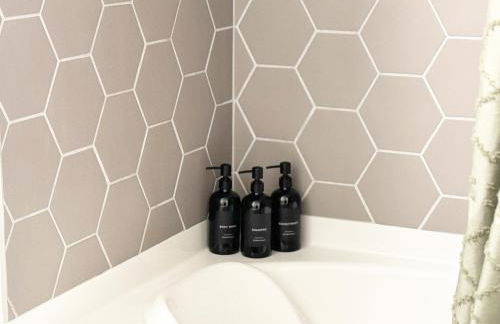 Modern 1BR Apartment with Pool, Hot Tub and Gym Access 10mins to Universal Studios - Foto 46