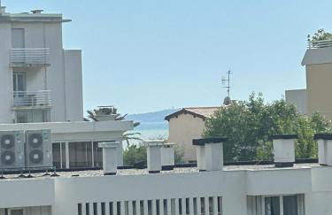 Riviera Retreat - Steps to Beach & Shops, Balcony & AC - Foto 3