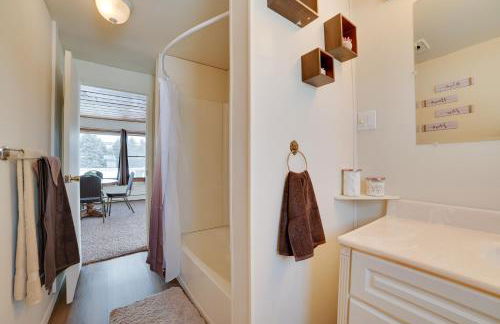 Cozy Tawas City Home with Views of Lake Huron! - Foto 18