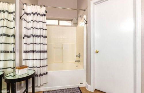 Cozy spacious house, pool heater, spa, firepit - Foto 11