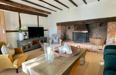 Mimosa Cottage - Photo 2