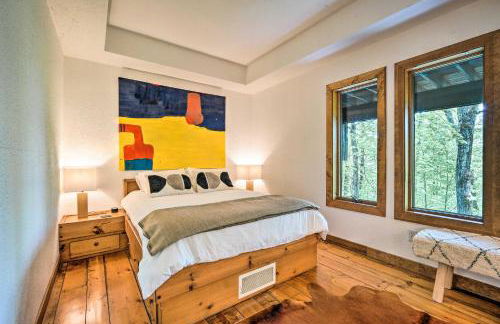 Luxe Plymouth Chalet with Indoor Pool and 3 Decks! - Foto 13