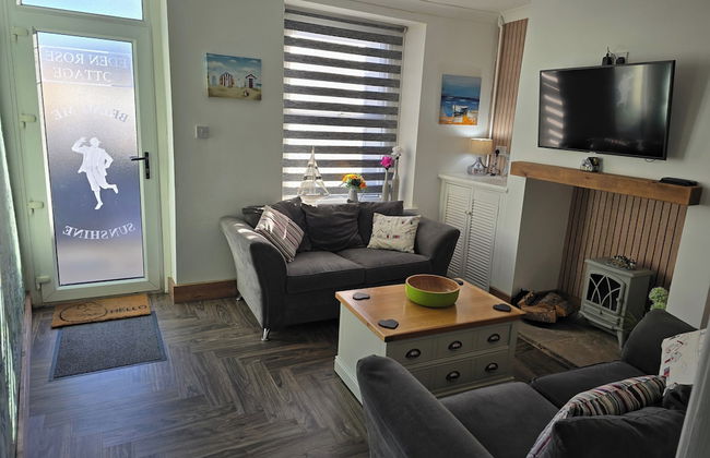 Eden Rose Cottage in Morecambe hot tub - Foto 14