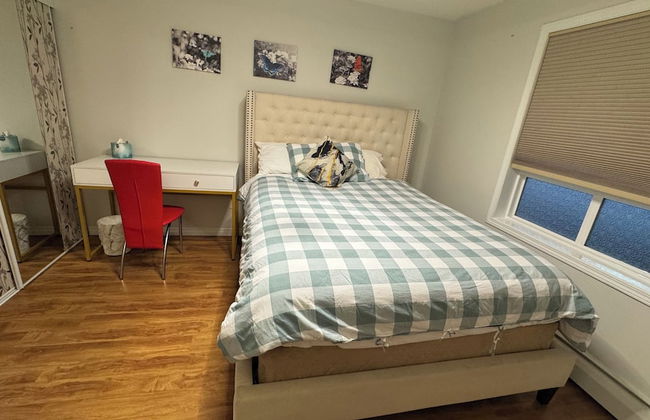 MainFloorCondo CozyFurnished Independent - Photo 8