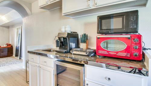 4 Mi to Broadmoor! Apt with Movie Theater and Mtn View - Foto 3