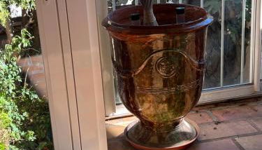 La maison sur la place dans Aigues Mortes - Foto 2