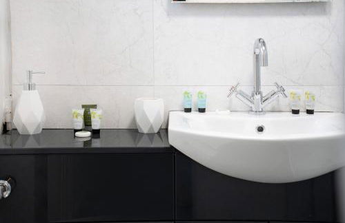 NEW! 3BR in Traynor Square - Foto 14