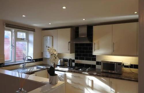 Self Contained - Own Entrance - Foto 8