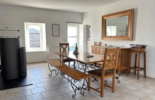 Rivage Maison spacieuse 10 p 5 chambres 2 sdb 2 WC tout confort avec jardin, belle terrasse aménagée, parking privatif, à 2 kms d'une petite plage, 3kms d'Omaha Beach et Port en Bessin - Foto 14