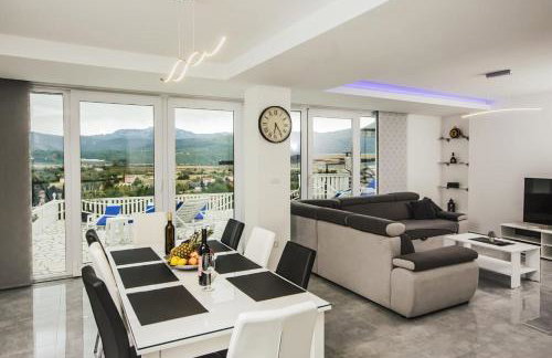 Holiday home Leko with outdoor pool and hot tub , can fit 22 people - Foto 3