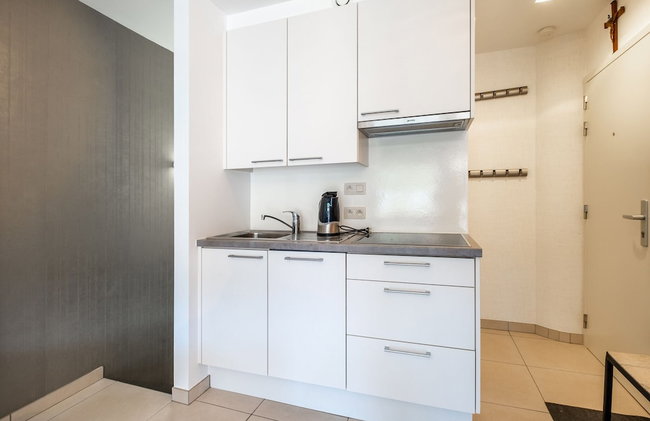 Duplex Near Zeedijk & Center With Sunny Balcony - Photo 8