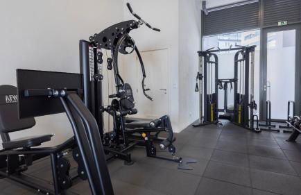 Soft Modern Flat With Pool & Gym by LovelyStay - Photo 47