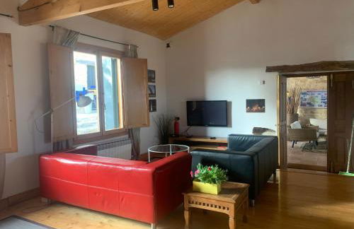 casa rural de un artista en plena naturaleza piscina y parque de esculturas en villarcayo - Photo 40