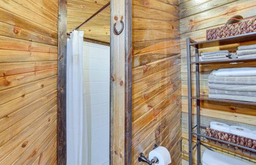 Walk to Main Street! Mtn-View Getaway in Pioche - Foto 18