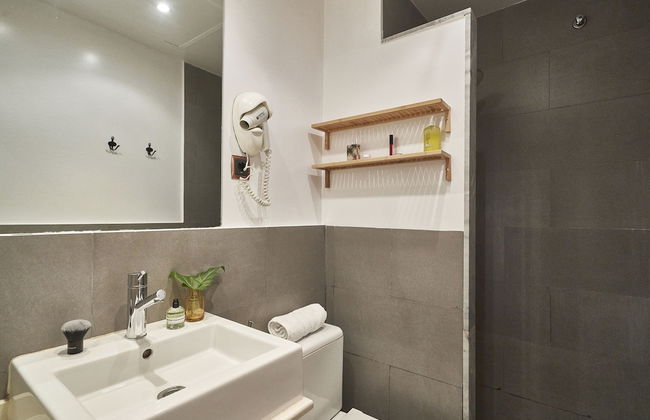 AinB Las Ramblas Colón Apartments - Foto 24