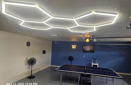 Stunning Joshua Home with Pool, Spa, & Game Room! - Foto 30