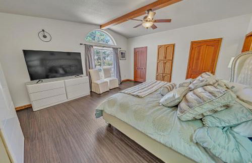 NEW! Huge Game Room, Hikeable, Red Rock View, Fireplace, Ping Pong, Yoga, Golf Course, Pickle Ball! - Foto 19