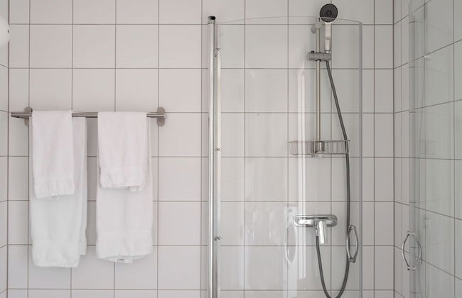 Waterfront Cabins - Photo 56