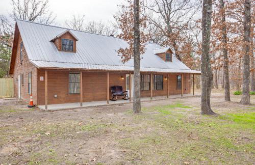 Near Lake Fork Home with Fire Pit in Yantis! - Foto 34