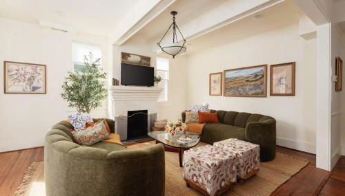 Historic 1897 Bill Murray House, DT Charm, Game Room and Parking - Foto 3