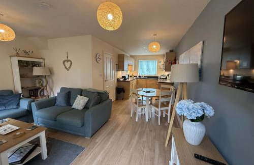 Seaside Cottage, The Bay, 2 bedrooms, patio, parking nearby, 2 dogs welcome - Foto 6