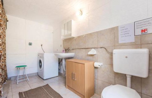 4 Bedroom Stunning Home In Plaski - Foto 44