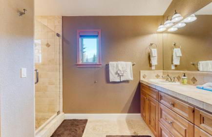 Luxe All-season Retreat by Avantstay Prime Location, Near Skiing - Foto 55