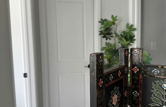 Relax in Style Clean Comfy in a Prime 1ZB - Photo 7