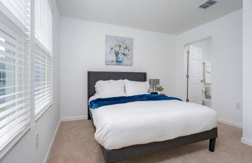 Stylish & Chic 2BR Townhome | Close 2 Bch. - Foto 18