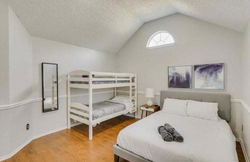 Amazing Modern Spacious Home with Pool - Foto 33