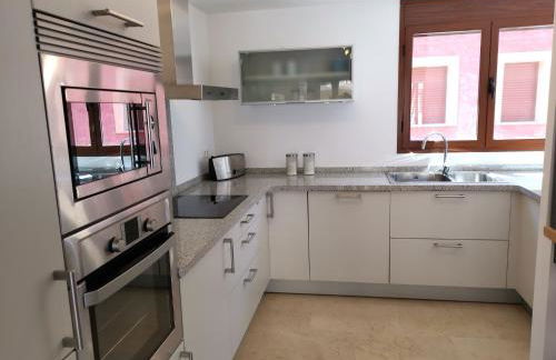 Beautiful penthouse with 3 pools, indoor heated pool, sauna, jacuzzi - Foto 12