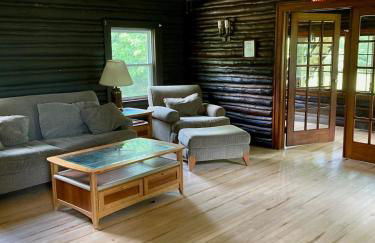 Cozy Private Log Cabin on acreage - Foto 29