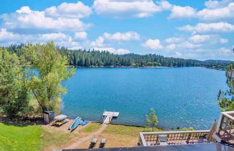 Lakefront Villa with 180 degree view private dock and boats - Foto 13