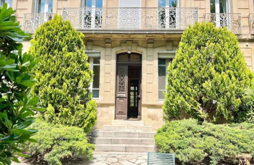 Bourgeois House - 16 personnes, Piscine, 6 chambres, 8 lits, 4 SDB, Centre-ville, CLIM - Foto 4