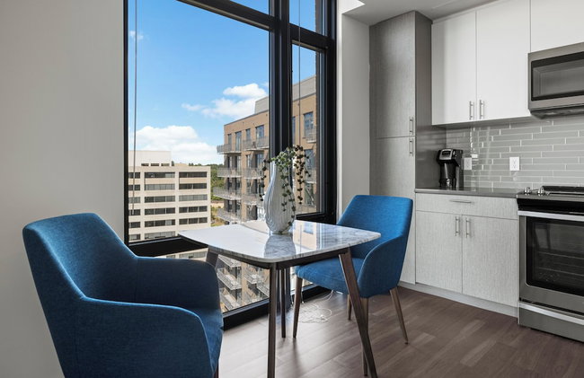Placemakr Marymount Ballston - Photo 63