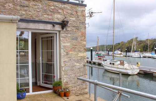 Spanish Boathouse - Photo 3