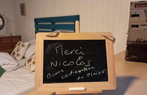 Studio de charme pour séjour tranquille à deux - Groupama Stadium - LDLC Aréna - Fiducial Astéria - Eurexpo - Aéroport St Exupéry - Base nautique du Grand Large - Foto 49