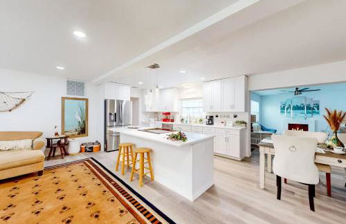 Spacious 4 bedroom 3 bath Clearwater Vacation House Cowboy Pool Fire Pit Games Close to Clearwater Beach Biking Trail Farmers Markets Harbor Health Spa Baycare Ballpark and Ruth Eckerd Hall Golf Courses - Photo 8