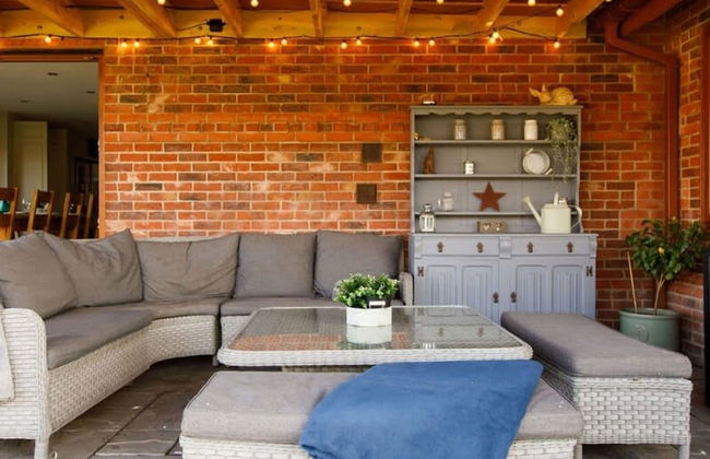 Serene Riverside 6BR Luxury Retreat in Curdridge - Photo 18