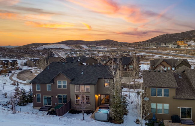 Abigail Drive Year-round Retreat With Hot Tub Near Park City Adventures Skiing - Photo 35
