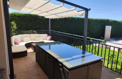 La Triqueta Casa Rural con Piscina y Barbacoa, ideal para familias y grupos - Foto 9