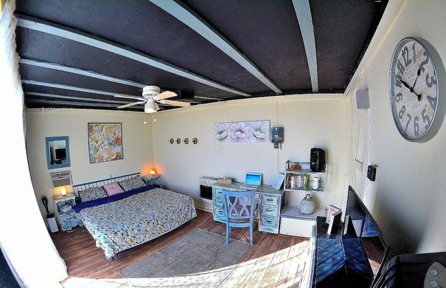 Unique off Grid Desert Retreat, California, USA - Photo 4