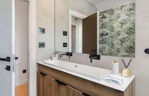 Luxury Villa Sea La Vie with Pool Near Sibenik - Photo 56