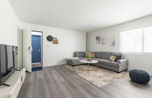 City Retreat Minutes to DT - Foto 26